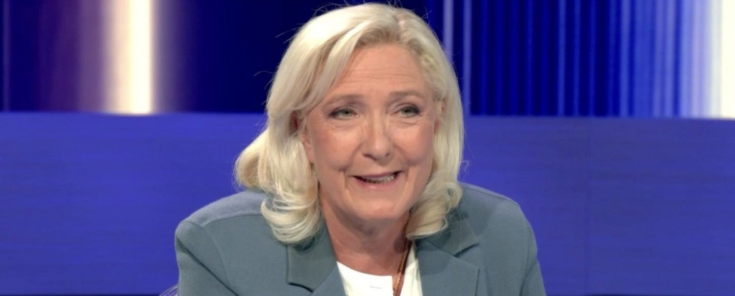 Photo de Marine Le Pen réjouie